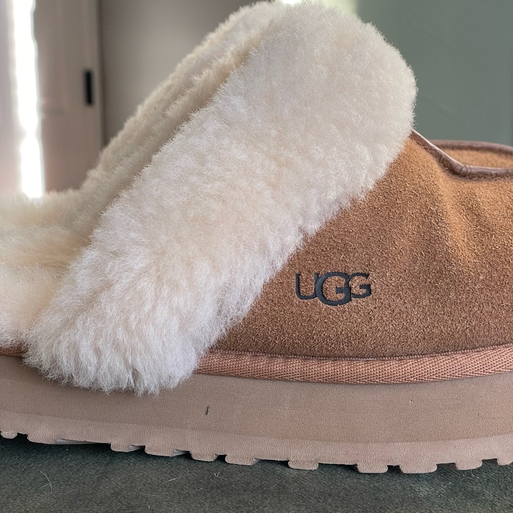 UGG Scuffette Platformslippers, Chestnut, size 9 - image 4